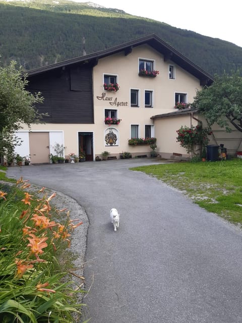 Haus Agerer FEWO 2. Stock Apartment in Tyrol
