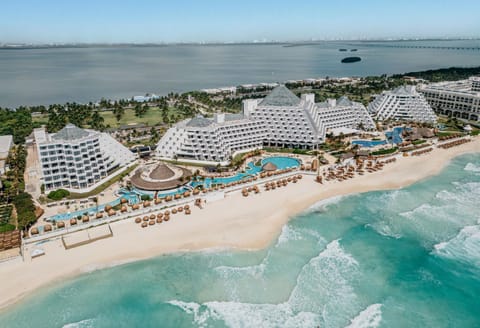 Garden, Golfcourse, View (from property/room), Balcony/Terrace, Beach, Sea view, Swimming pool, Parking