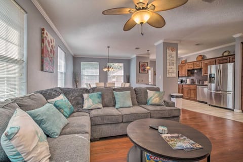 Cozy Family Retreat - 10 Mi to Lake and Trails! House in Huntsville