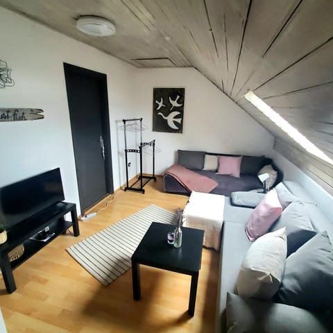 Communal lounge/ TV room, TV and multimedia, Living room, Photo of the whole room, Seating area