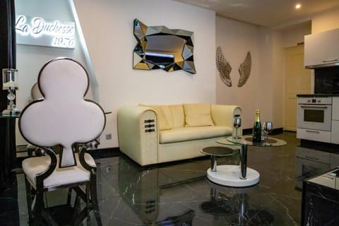 La Duchesse 1976 Apartment in Vernon