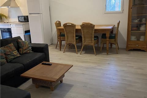 Les Jardins du Soleil Apartment in Villeneuve-lès-Avignon