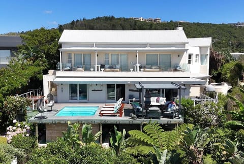 Lasalle holiday home (Sun, Beach, Views, Fun for everyone!) Villa in Plettenberg Bay