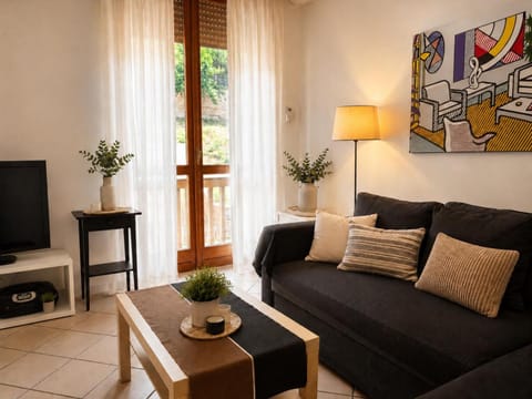 Communal lounge/ TV room, TV and multimedia, Living room, Seating area