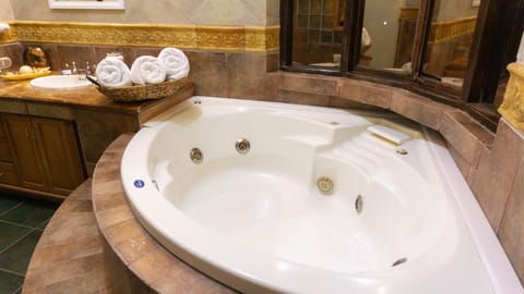 Bathroom, Spa and wellness centre/facilities