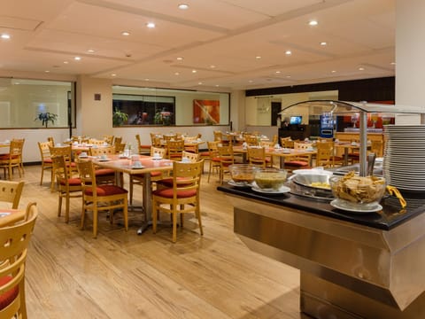 Restaurant/places to eat, Food, Breakfast, Buffet breakfast, Lunch, Dinner