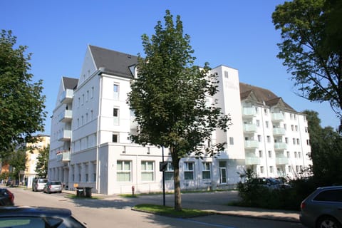 Property building, Day