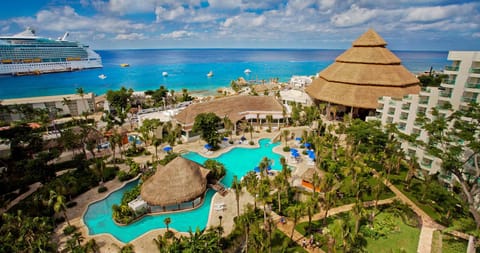 Property building, Day, Bird's eye view, Sea view, Swimming pool