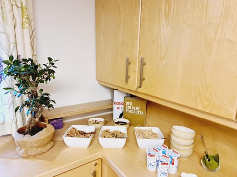 Breakfast, Buffet breakfast