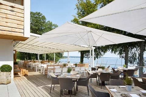 Restaurant/places to eat, Banquet/Function facilities