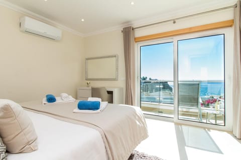 Bedroom, Sea view