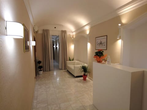 Lobby or reception, Text overlay