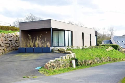 Maison neuve de plain-pied avec WIFI classée 3 étoiles à Trégastel Ref 465 Villa in Trégastel