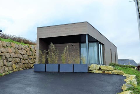 Maison neuve de plain-pied avec WIFI classée 3 étoiles à Trégastel Ref 465 Villa in Trégastel