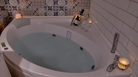 Hot Tub, Bathroom, Bath