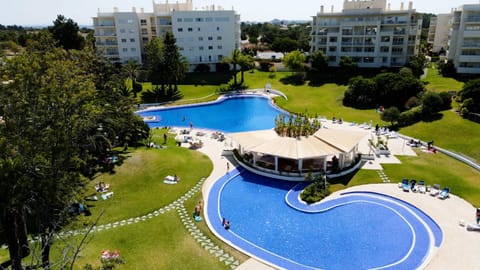Property building, Bird's eye view, Garden, Garden view, Pool view, Swimming pool, sunbed