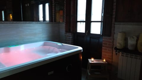 Hot Tub, Spa and wellness centre/facilities
