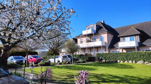 Property building, Spring, Day, Location, Parking