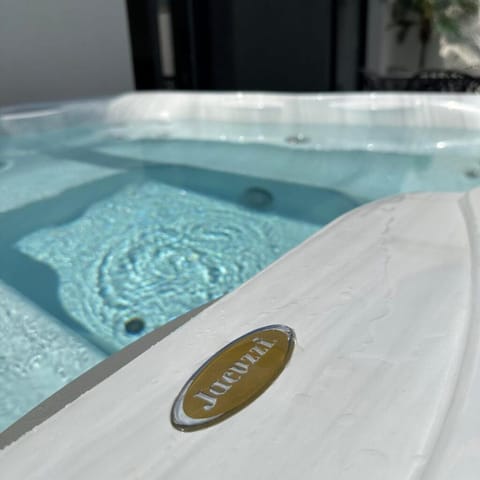 Hot Tub, Spa and wellness centre/facilities