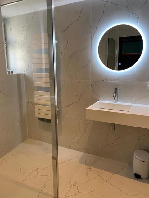 JAMES Résidence & Spa Bed and Breakfast in Strasbourg