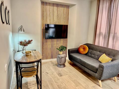 TV and multimedia, Living room, Dining area