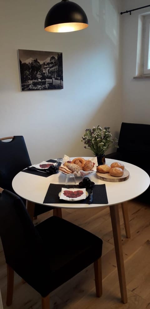 Food and drinks, Dining area, Food, Breakfast, Buffet breakfast, Lunch, Dinner