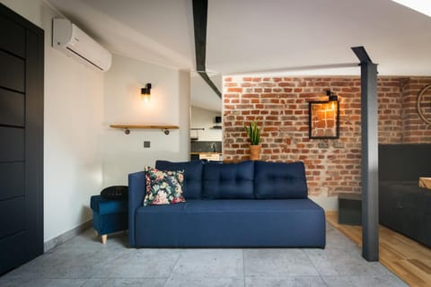 Seating area, Inner courtyard view
