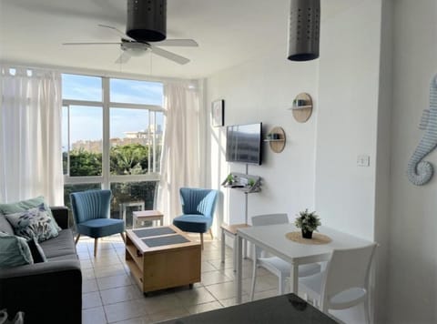 Living room, Pool view, Sea view