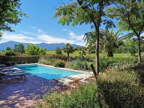 Natural landscape, Garden, Garden view, Mountain view, Pool view, Swimming pool