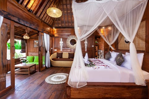 Bed, Bedroom, Pool view