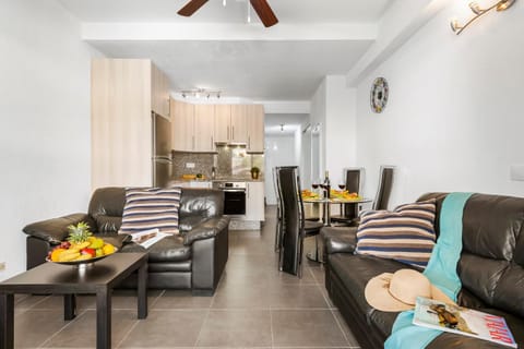 Kitchen or kitchenette, Living room, Dining area
