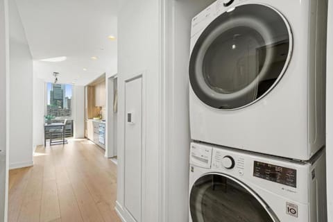 Level Chicago - River North Hotel in River North