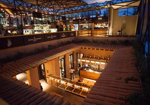 Property building, Restaurant/places to eat