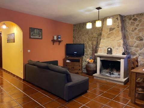 Communal lounge/ TV room, Living room, flat iron