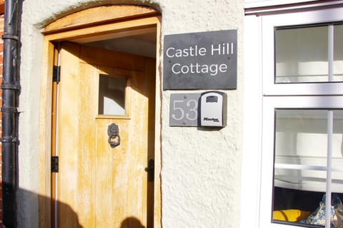 Romantic* Castle on the Hill Cottage *Framlingham House in Framlingham