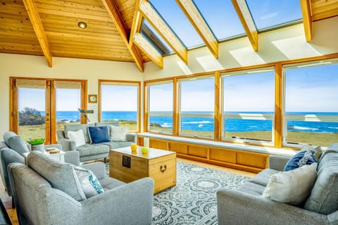 Pelican House House in Mendocino County