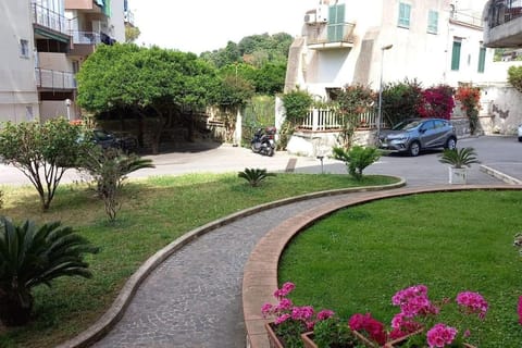 Garden view, Parking