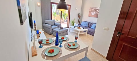 Garden, Living room, Dining area