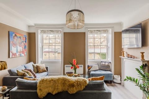 Impeccable 4-Bed Apartment in Bath Apartment in Bath