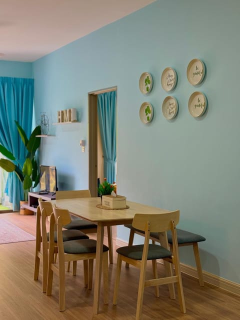 Library, Living room, Dining area, Dinner