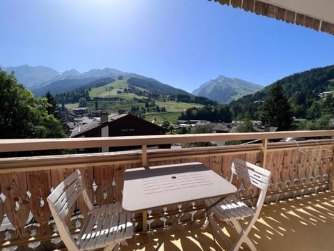 Balcony/Terrace, Mountain view