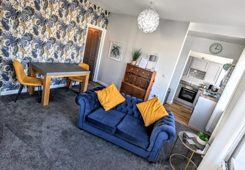TV and multimedia, Kitchen or kitchenette, Living room