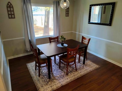 Settle Inn-- 10mi to Columbia, Mins to Lake Murray House in Irmo