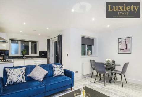 Living room, Seating area, Dining area, kitchen