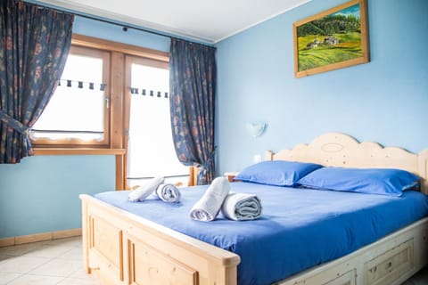 Bed, View (from property/room), Balcony/Terrace, Balcony/Terrace, Photo of the whole room, Bedroom, towels