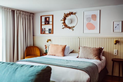 Bed, Decorative detail, Bedroom