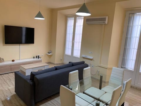 Living room, Dining area, air conditioner