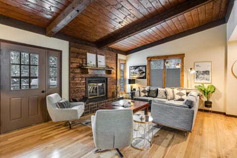 West Vail Mountain Escape & Kinnikinnick Sunshine House Apartment in Vail