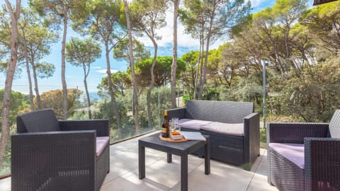 View (from property/room), Balcony/Terrace, Sea view