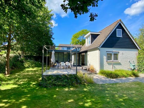 Heerlijk vrijstaand huis aan de duinen House in Burgh-Haamstede